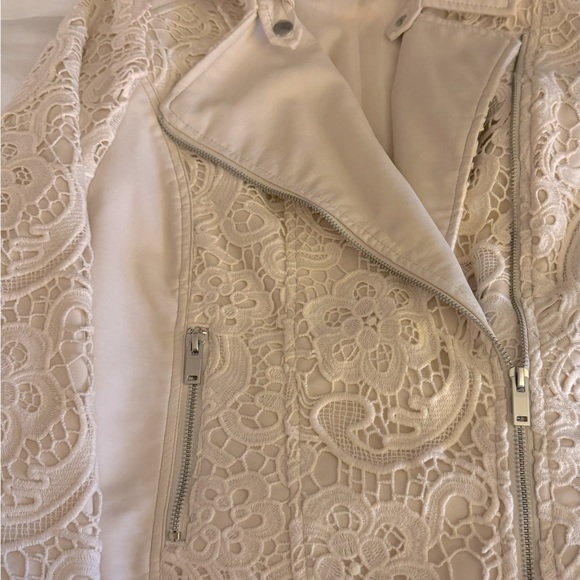 Cream color/off white with embroidery design. - Picture 2 of 3